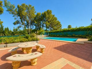 Chalet  Calle llarg. Casa en els pallaresos park