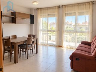 Flat  Calle s isidre. Piso de 3 habitaciones, 2 baños y parking en constanti
