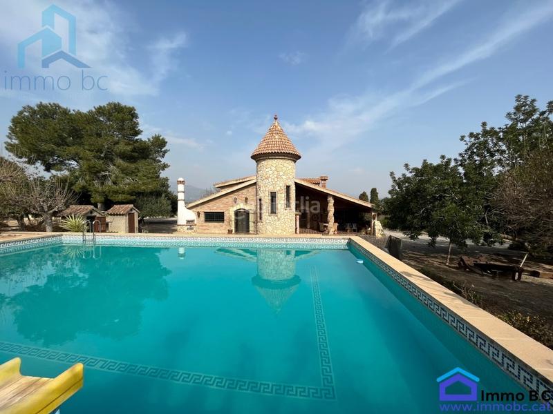 Foto c2f0f7d5-8680-4830-bc02-d2c780a4739a. Casa fantástica villa en Milà (El)