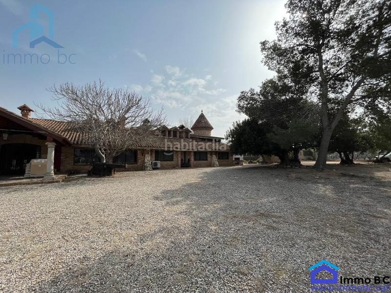 Foto f7f981f4-8f0d-4f32-aabe-25092578f45d. Casa fantástica villa en Milà (El)