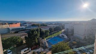 Pis  Calle obispo menéndez luarca. Venta de piso de 97 m2, cuatro habitaciones, salón, cocina y bañ