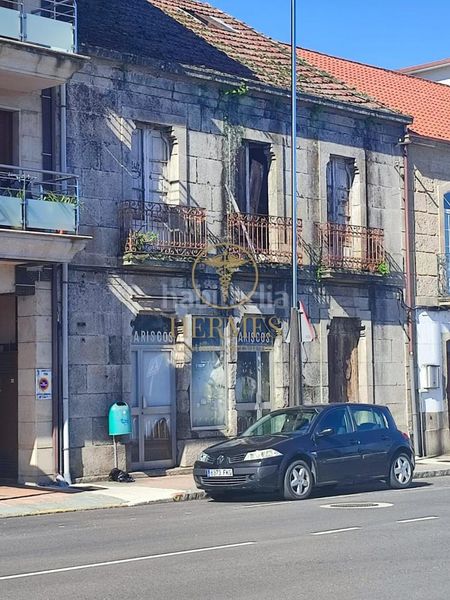 Foto 469e483f-1079-4c71-bbdc-a445ea2f7735. Edificio en Tui