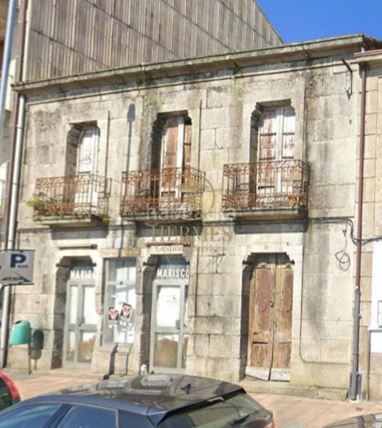 Foto f3ddc947-6405-41b5-b17e-b036c5565a51. Edificio en Tui