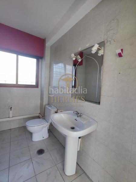 Foto 130bc2d4-db8b-4324-978e-3c784ef05946. Local comercial a As Travesas - Balaidos Vigo