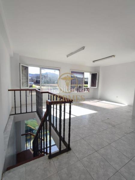 Foto 29ef44fb-3163-4a07-a4ce-b42a16342067. Local comercial a As Travesas - Balaidos Vigo