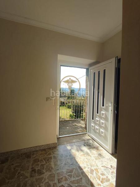 Foto dbf66322-3f82-4f2d-baa4-8cf6c5865240. Casa con parcheggio in Cotobade