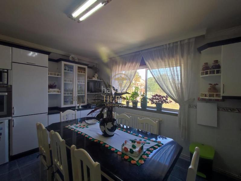 Foto 1d4aa3e6-cac5-48c3-a8bf-6c0a6bac4b2e. Casa amb calefacció aparcament piscina a Vilaboa