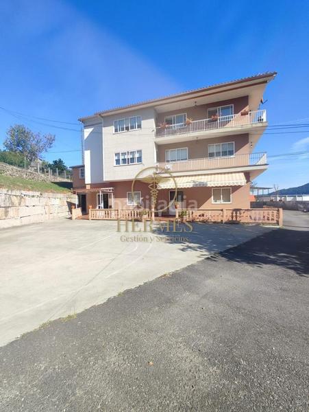 Foto a4c84a6e-508c-4c64-8ded-c3a4d04dd3a4. Casa amb calefacció aparcament piscina a Vilaboa