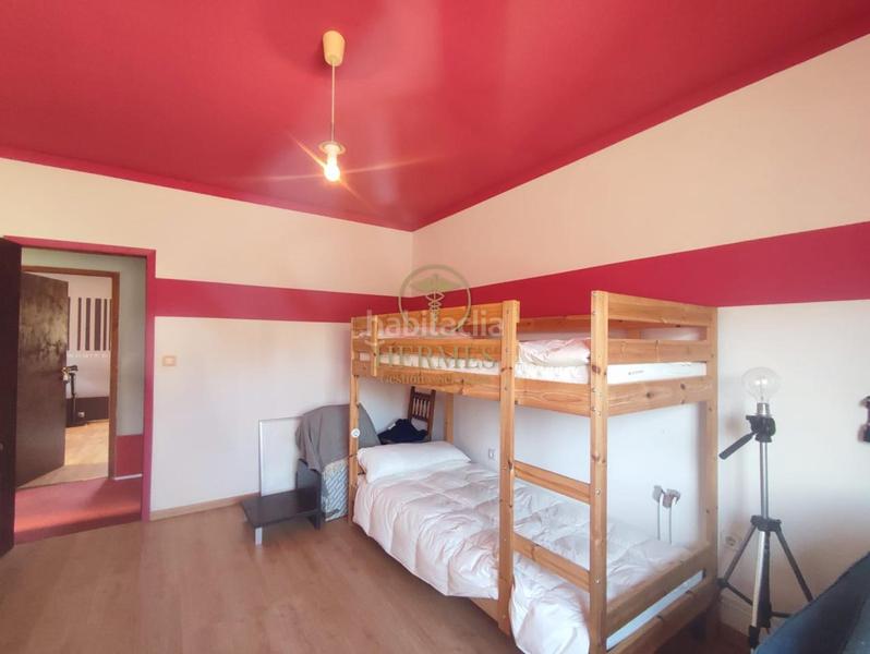 Foto d44836f8-165d-450a-a408-d7ea6f6d5ad2. Casa amb calefacció aparcament piscina a Vilaboa