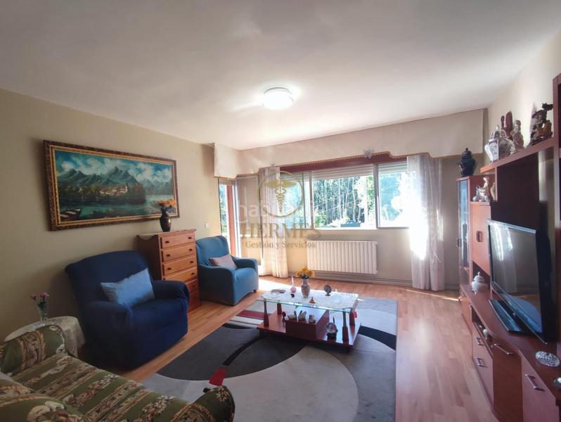 Foto d6495f43-54ee-432e-9562-5250bf2843de. Casa amb calefacció aparcament piscina a Vilaboa