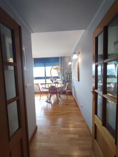 Foto 4b10f1a8-c74d-482c-bd33-765bd592ad5b. Appartamento con riscaldamento parcheggio in Navia Vigo
