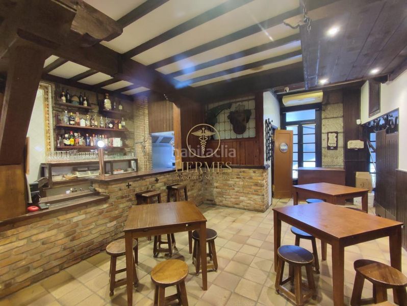 Foto 7e5f5477-478c-4ce3-97d9-01dcb3653423. Traspàs local comercial a Tui