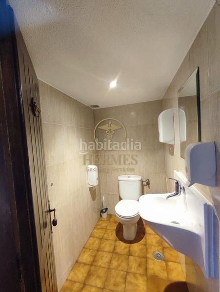 Foto c0cc8e59-83ac-4c31-b11e-eb5541e4fca5. Traspàs local comercial a Tui