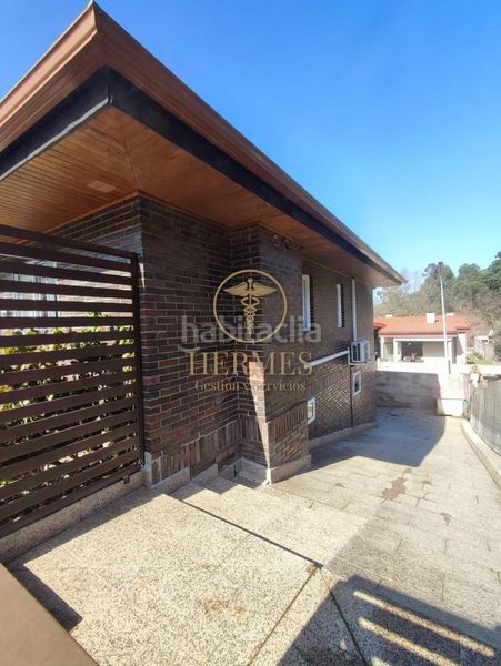 Foto 13b5447b-e324-418c-ab5b-984914444cfc. Chalet avec chauffage parking piscine dans Mos