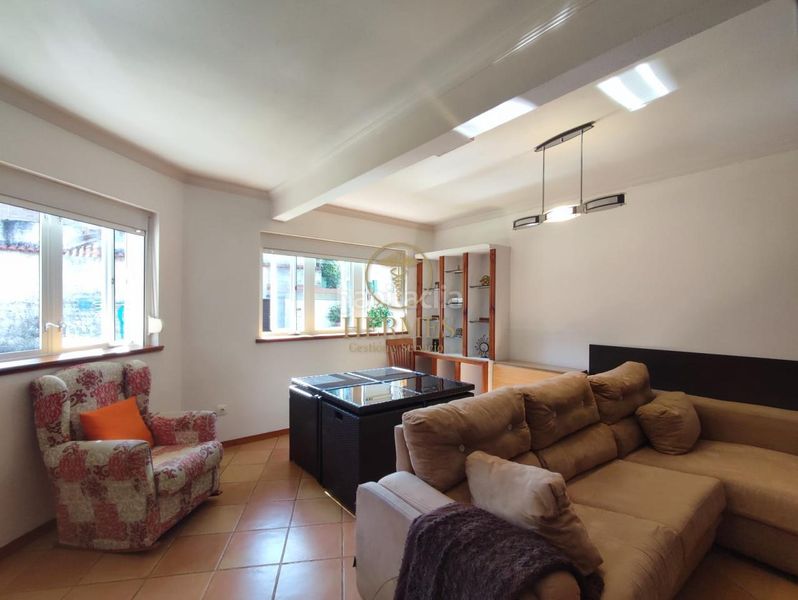 Foto 2c7deacc-3ff2-43e3-87a8-69fb537423e5. Chalet avec chauffage parking piscine dans Mos