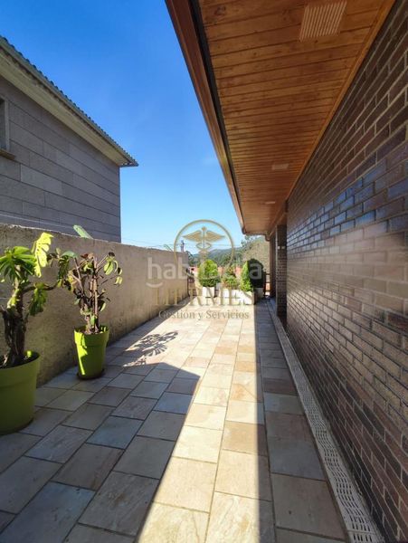 Foto 42c83447-512d-47d5-b9f4-5056a0482c7b. Chalet avec chauffage parking piscine dans Mos