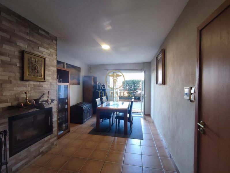 Foto 71a1b849-f2cd-4950-b35b-499f1305929d. Chalet avec chauffage parking piscine dans Mos