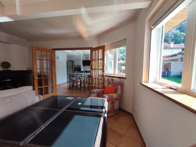 Foto 8d3016c4-beab-492c-9bbf-72ed16bda633. Chalet avec chauffage parking piscine dans Mos