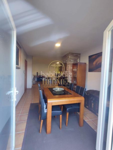 Foto b620e491-ac5e-4e70-b231-51db8725ca68. Chalet avec chauffage parking piscine dans Mos
