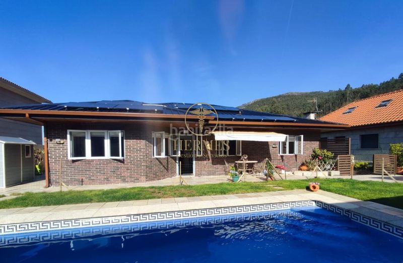 Foto cb27efa5-ec6c-42a9-a3f9-9a12180a1c61. Chalet avec chauffage parking piscine dans Mos