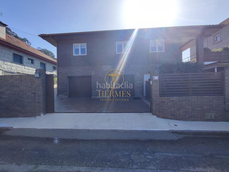 Foto dc5cfcd8-7385-48bb-9afd-bd0ce9992459. Chalet avec chauffage parking piscine dans Mos