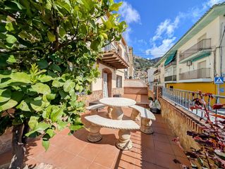 Casa  San antonio m� claret. Casa en venta en la estaci�n, 5 dormitorios.