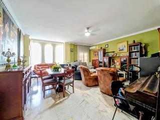Pis a Loja. Piso en venta en centro, 4 dormitorios.