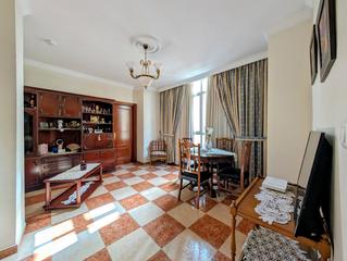 Appartement à Loja. Piso en venta en barrio alto, 4 dormitorios.