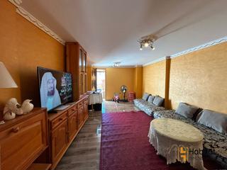 Casa a Loja. Casa en venta en barrio alto, 2 dormitorios.