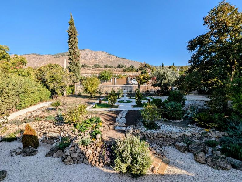 Foto 672f3b60-c41a-4762-bbfa-a6e6a9b564de. Chalet  en venta en la esperanza, 4 dormitorios. en Loja