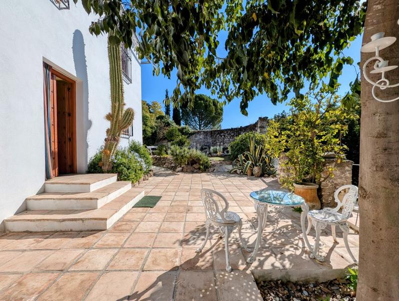 Foto 7565692d-b139-473a-b590-24a07f8f1934. Chalet  en venta en la esperanza, 4 dormitorios. en Loja