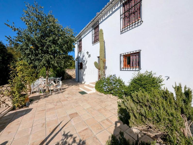 Foto f6fc3173-d548-4a2f-be7e-d08c2519e519. Chalet  en venta en la esperanza, 4 dormitorios. en Loja