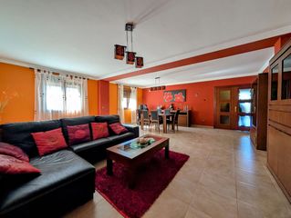 Xalet  Titanio. Chalet en venta en venta santa b�rbara, 5 dormitorios.