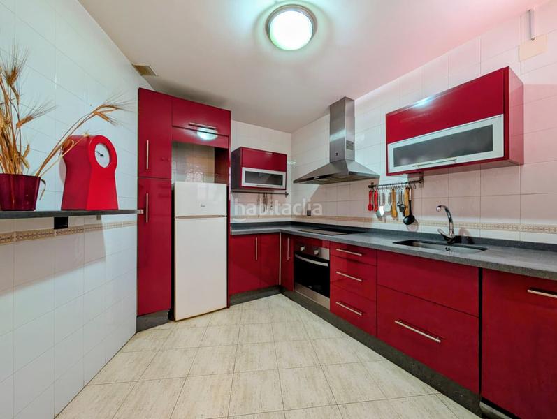 Foto 02095221-8a5d-47de-8c52-b2208c9672d3. Pis amb aparcament a Loja