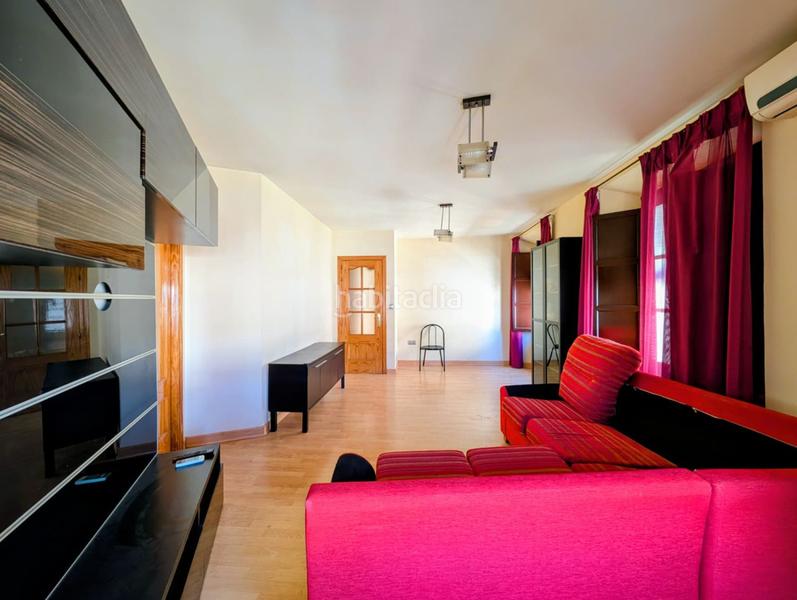 Foto 2edfd02d-d34c-4a9d-adb5-7c9110f9731f. Pis amb aparcament a Loja