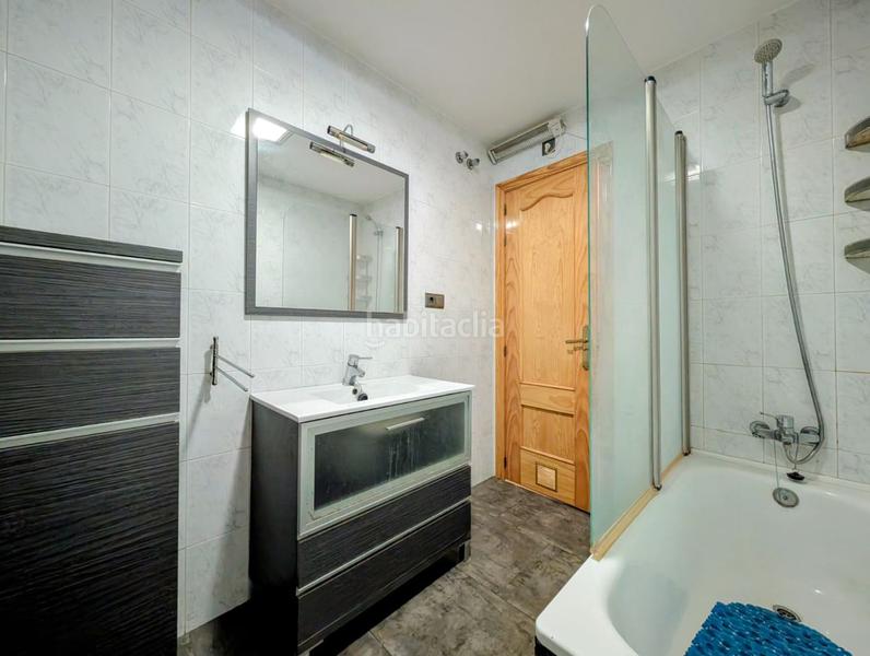 Foto 3956d44c-79c4-4b48-b1bb-ffd18173325d. Pis amb aparcament a Loja