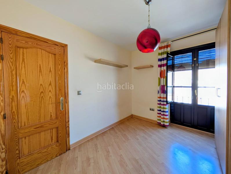 Foto f3ba7668-d5b1-4430-9d7c-aa2645a0e0c3. Pis amb aparcament a Loja