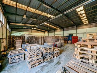 Bâtiment à usage industriel à Loja. Nave industrial en venta en polígonos, 1 dormitorio.