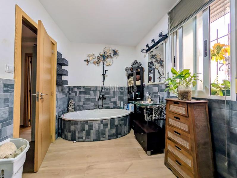 Foto 0a930104-0d4b-409e-8b6d-1fd25e0a6b99. Maison avec chauffage parking dans Salar