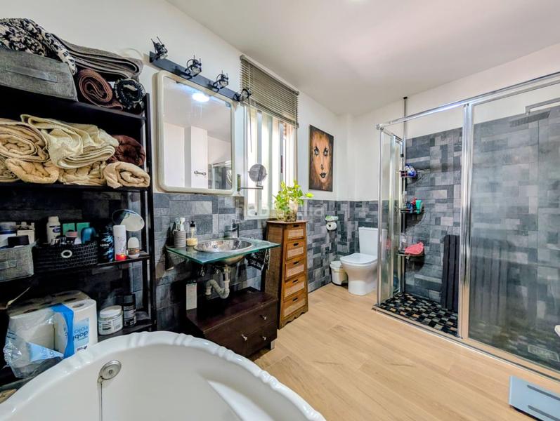 Foto f26081b0-6e78-4ae6-aed5-fb1a3936ebd9. Maison avec chauffage parking dans Salar