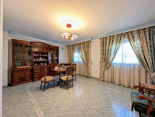 Xalet a Moraleda de Zafayona. Chalet en venta en centro, 5 dormitorios.