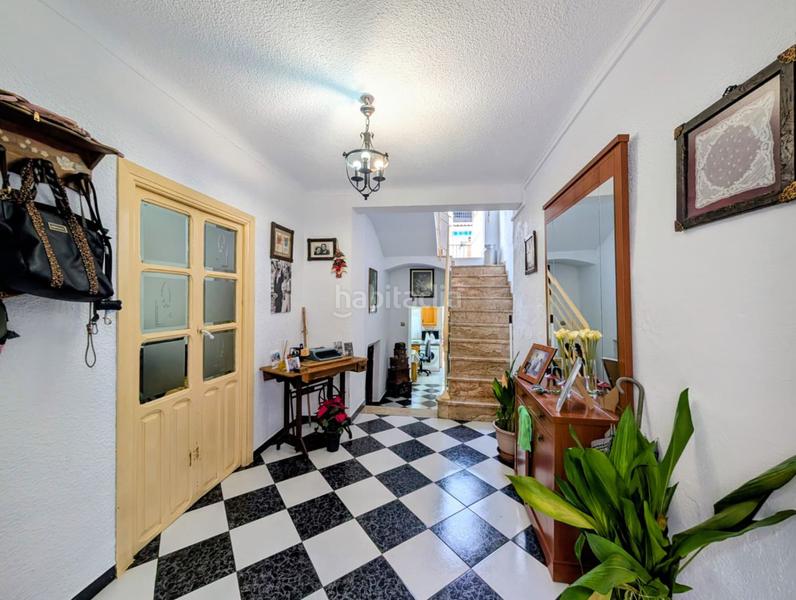 Foto a9828461-723d-42cc-b9a4-87188fe4f29b. Casa  en venta en barrio alto, 4 dormitorios. en Loja