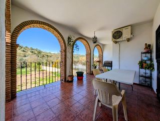 Xalet  Camino de arag�n. Chalet en venta en riofr�o, 6 dormitorios.