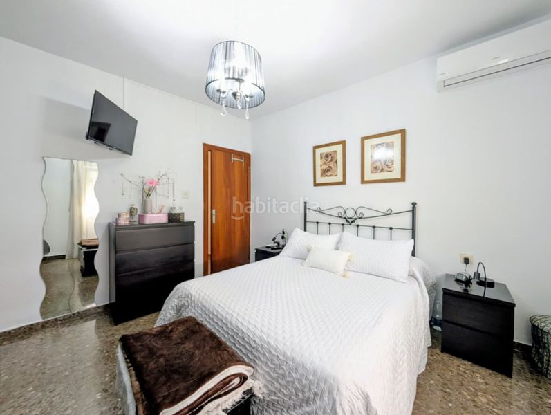 Foto 60e82898-bcdd-48f2-8580-de76462a5a82. Casa amb aparcament a Loja