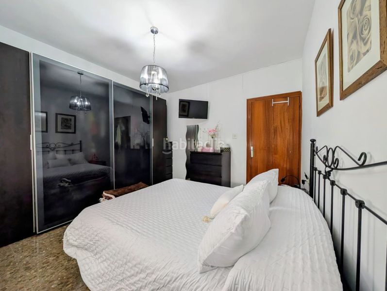 Foto 71246f1a-f3f6-40a5-8cb2-8351557a2b57. Casa amb aparcament a Loja