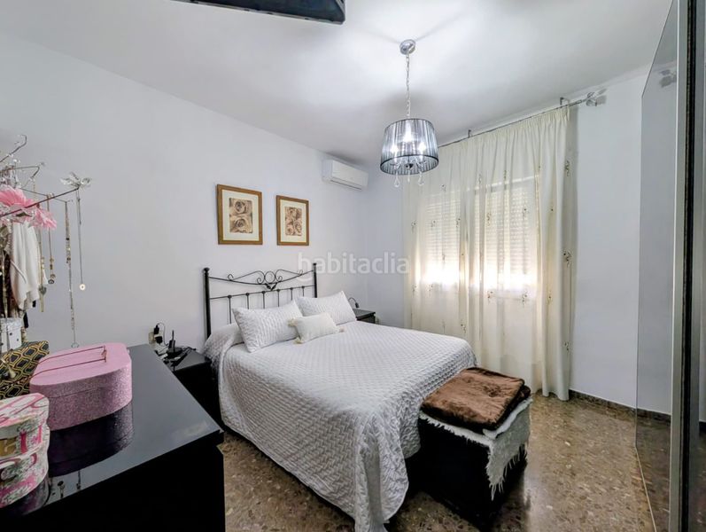 Foto dec2bfd0-8c58-4116-afa4-9f2923b25ef7. Casa amb aparcament a Loja