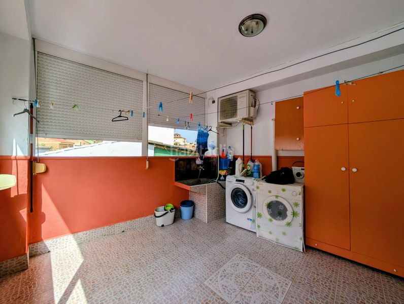 Foto e0a1536a-e56e-430d-a364-f6ba3c408813. Casa amb aparcament a Loja