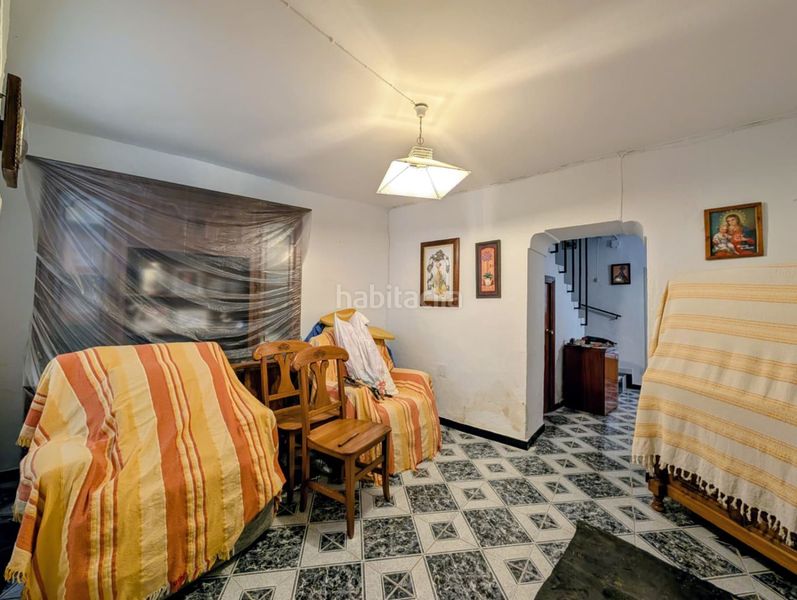 Foto e625a928-0fda-457d-b116-162561489e16. Casa amb aparcament a Loja