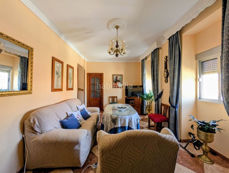 Foto 02e55885-a0be-4a95-94c2-09d9b0ef4fa0. Casa amb aparcament a Loja