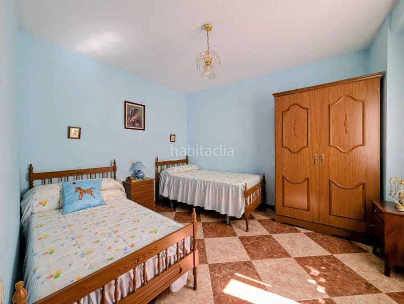 Foto 65158f68-31fc-45ea-96b2-541f09f8ade4. Casa amb aparcament a Loja